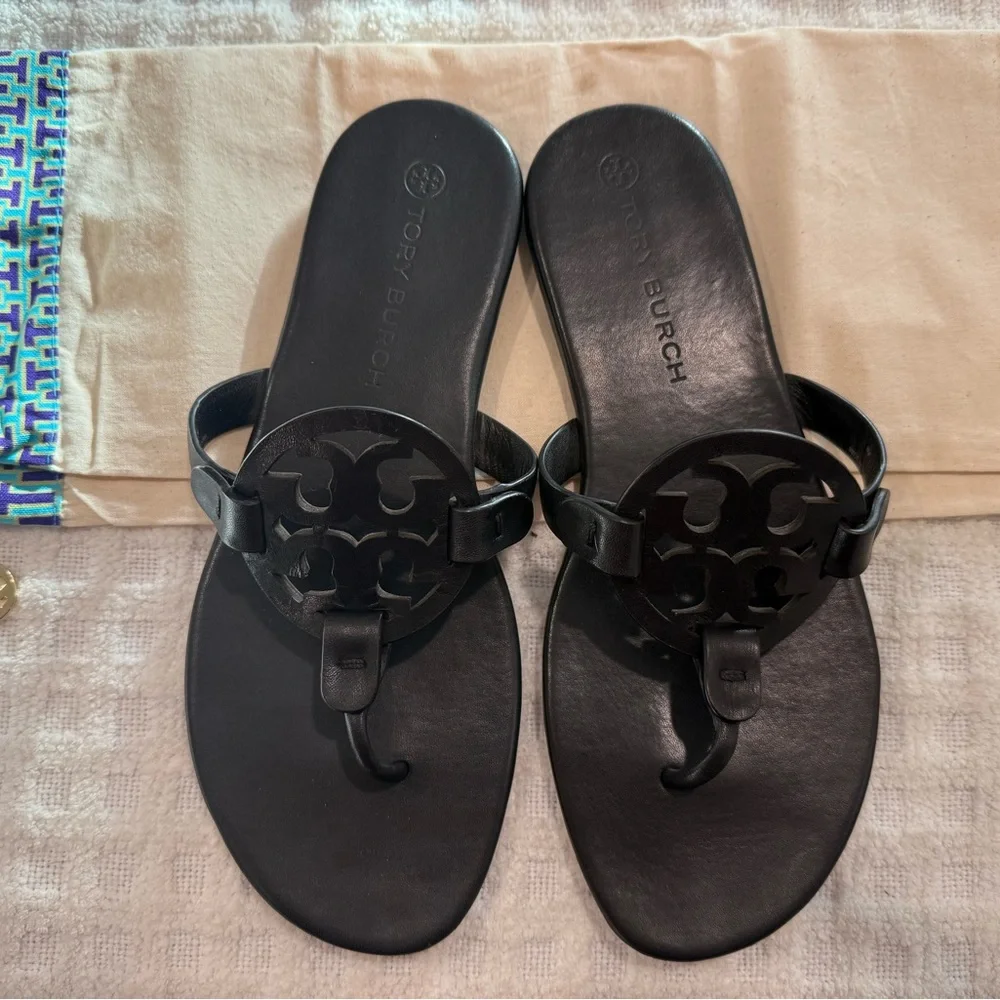 Tory Burch Iconic Soft Miller Sandal in Perfect Black size 8 - EUC! - Picture 1 of 9